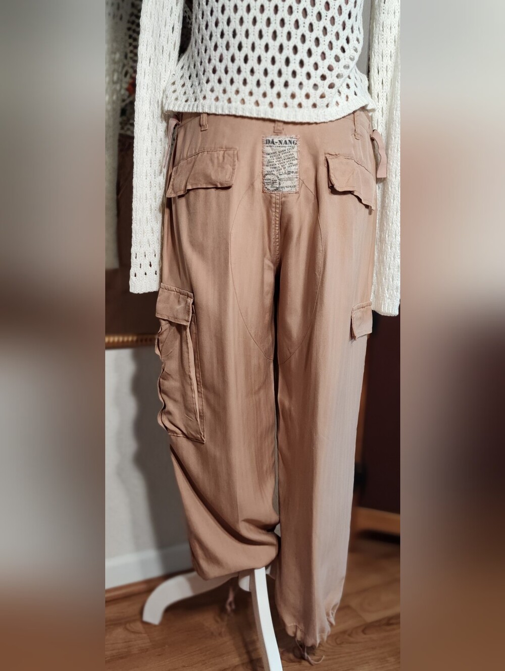 DA-NANG Women's Cargo Cropped Pants in Warm Beige NWOT